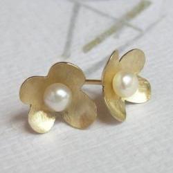 Solid Gold Flower Earrings..